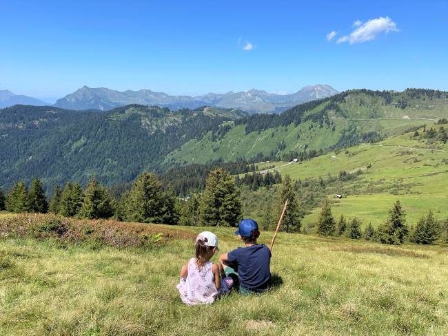 Family hike Morzine France