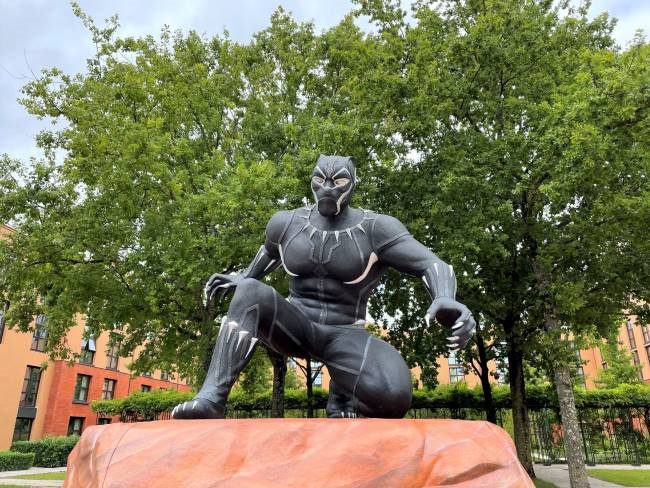 Black Panther statue Lake Disney Paris