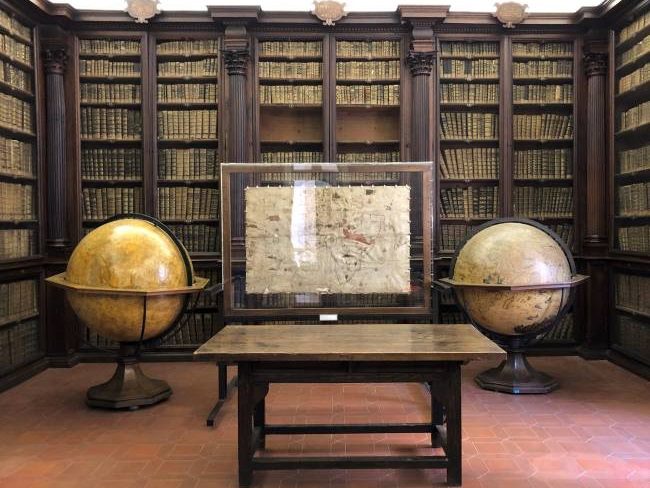 Sala dei Globi Biblioteca Federiciana Fano Italy