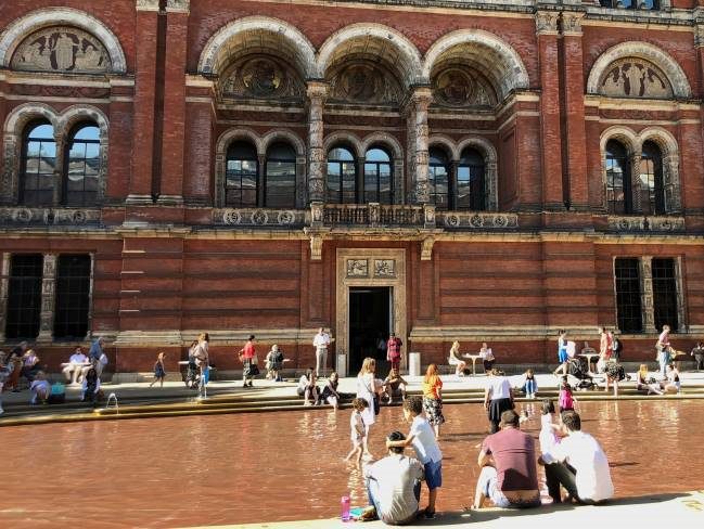 Victoria Albert Museum London Garden Fountains