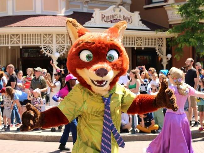 Nick Wilde Fox Zootropolis Disney Parade