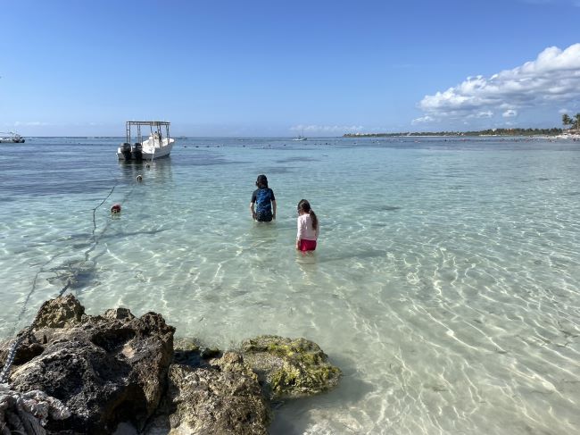 Akumal Bay Mexico with kids